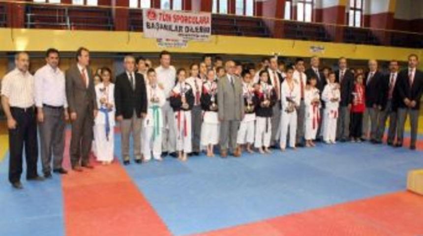 4 Eyl&uuml;l Belediyespor 4 Dalda Birinci Oldu