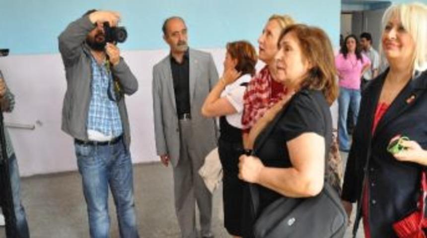 Chp Milletvekili Melda Onur&rsquo;dan Kongre Binasının Bakımsızlığına Tepki