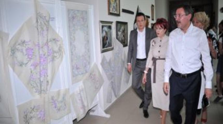 BELMEK'te Yılsonu Sergisi T&ouml;renle A&ccedil;ıldı