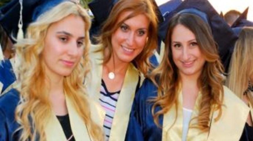 Cb&uuml; İktisadi Ve İdari Bilimler Fak&uuml;ltesi&rsquo;nde Mezuniyet T&ouml;reni