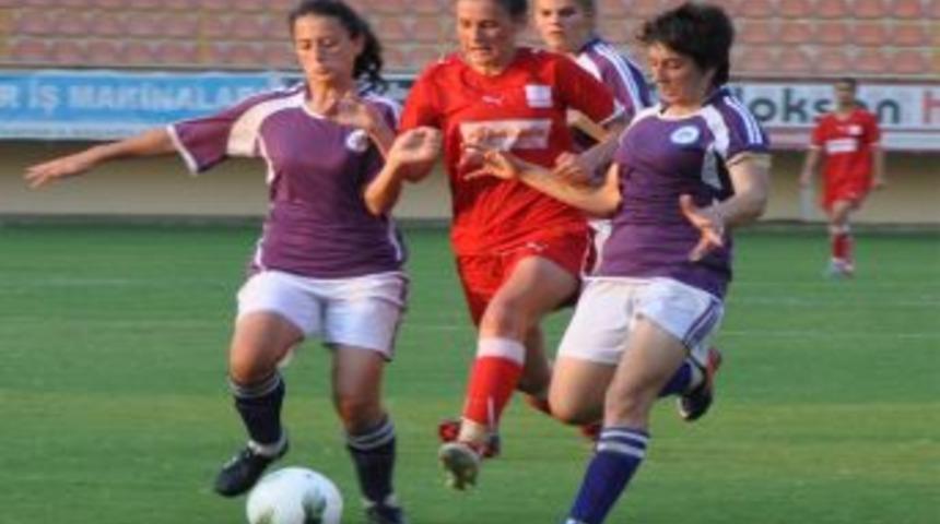 Kadınlar 1. Lig Play Off Şampiyonu Ataşehir Belediyespor