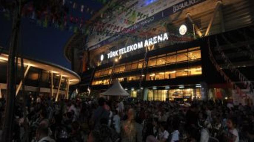 T&uuml;rk&ccedil;e sevgisi TT Arena&rsquo;ya sığmadı