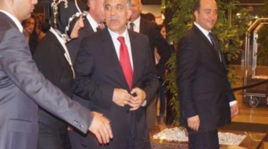 Cumhurbaşkanı Abdullah G&uuml;l, Beatrix'in D&uuml;zenlediği Resepsiyona Katıldı