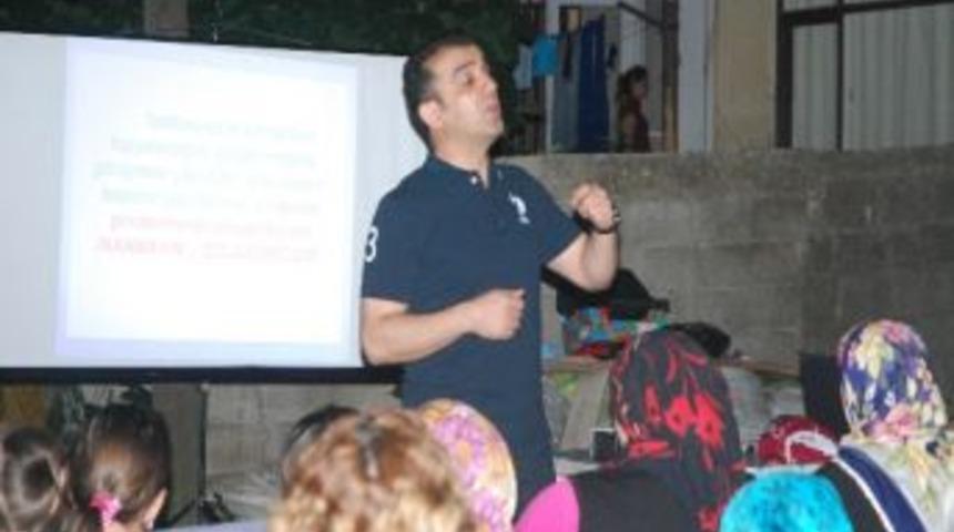 Polis'ten Mahalleliye A&ccedil;ık Hava Toplantısı