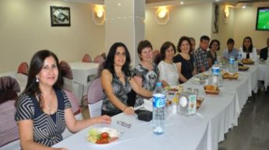 Manisa &Ouml;ğretmen Lisesi Mezunları 33 Yıl Sonra Akhisar&rsquo;da Buluştu