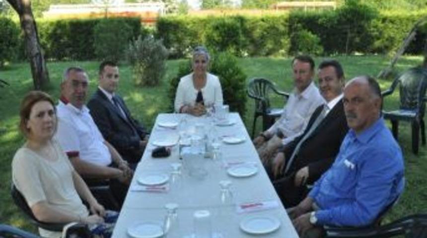 Başkan Karabalık'tan Teşekk&uuml;r Yemeği