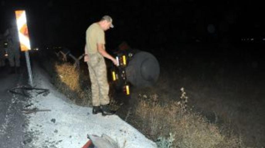 Nusaybin'de Kaza Yapan Tanker Mayınlı Alana Girdi: 1 &Ouml;l&uuml;