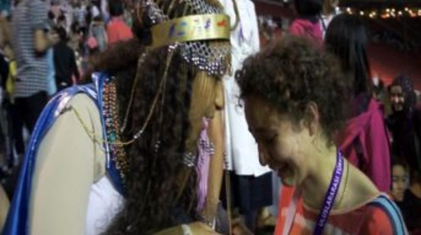 T&uuml;rk&ccedil;e Sevdalılarının Ayrılık G&ouml;zyaşı