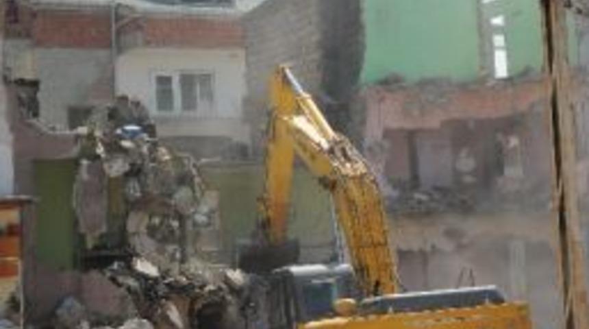 Tabakhane&rsquo;de Yıkımlar Devam Ediyor