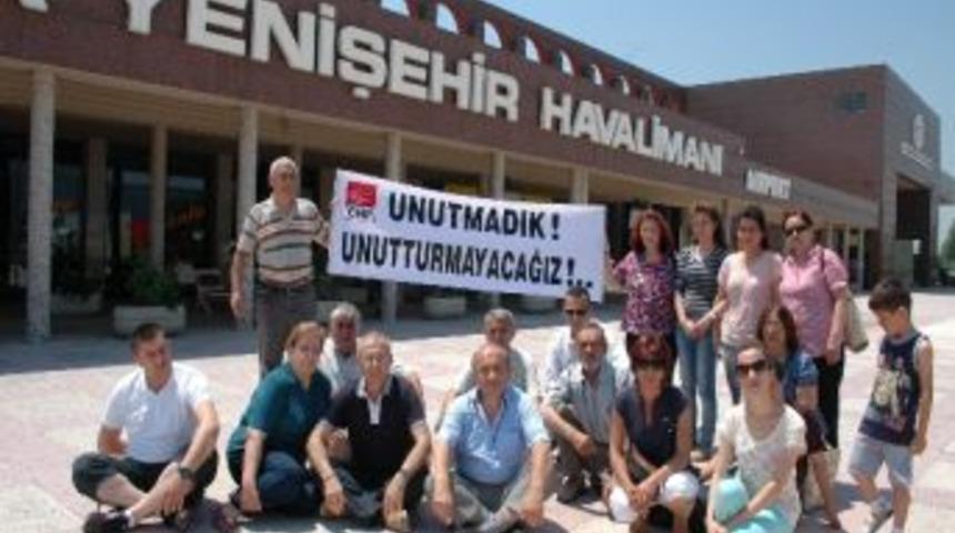 Kemal Demirel Havaalanı İ&ccedil;in Oturma Eylemi Yaptı