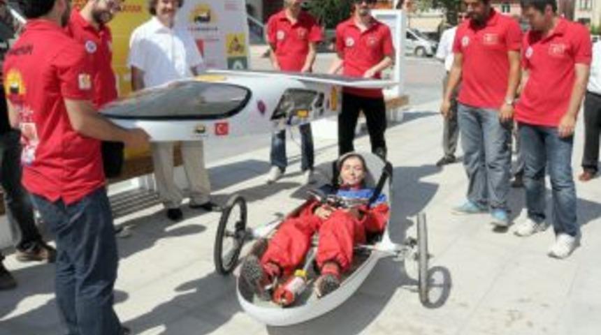 G&uuml;neş Enerjili 'Tarzan', D&uuml;nya D&ouml;rd&uuml;nc&uuml;s&uuml; Oldu