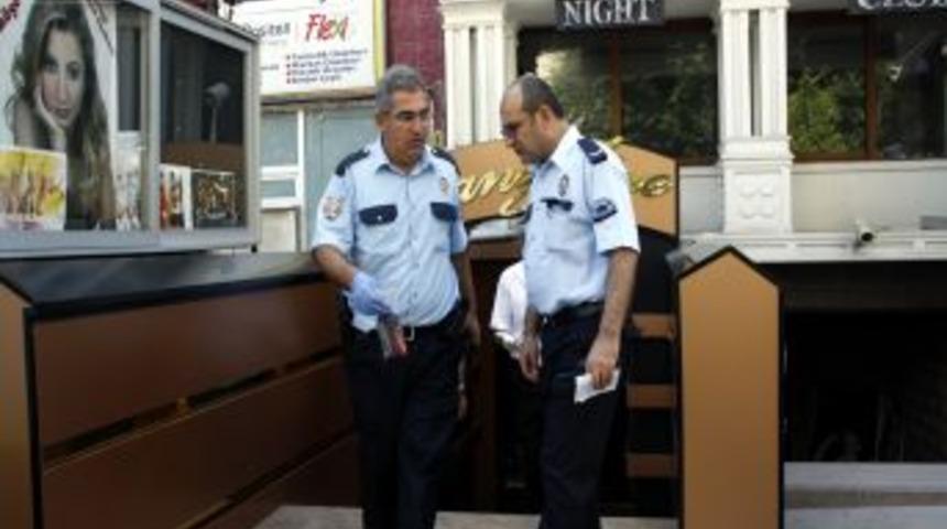 Gazinonun G&uuml;venlik G&ouml;revlisi Kasiyeri &Ouml;ld&uuml;rd&uuml;