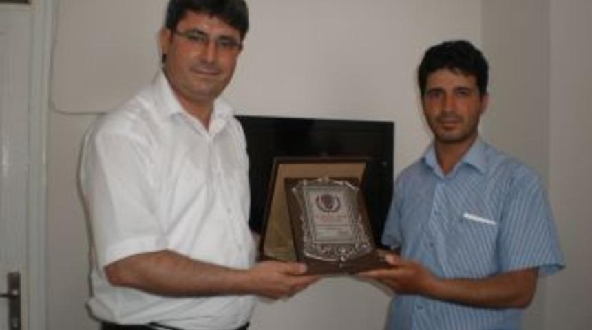 Suru&ccedil; Emniyet M&uuml;d&uuml;rl&uuml;ğ&uuml;'nden Cihan'a Plaket