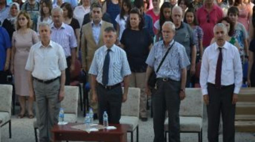 &Ccedil;orlu Anadolu Lisesi`nden Mezuniyet T&ouml;reni