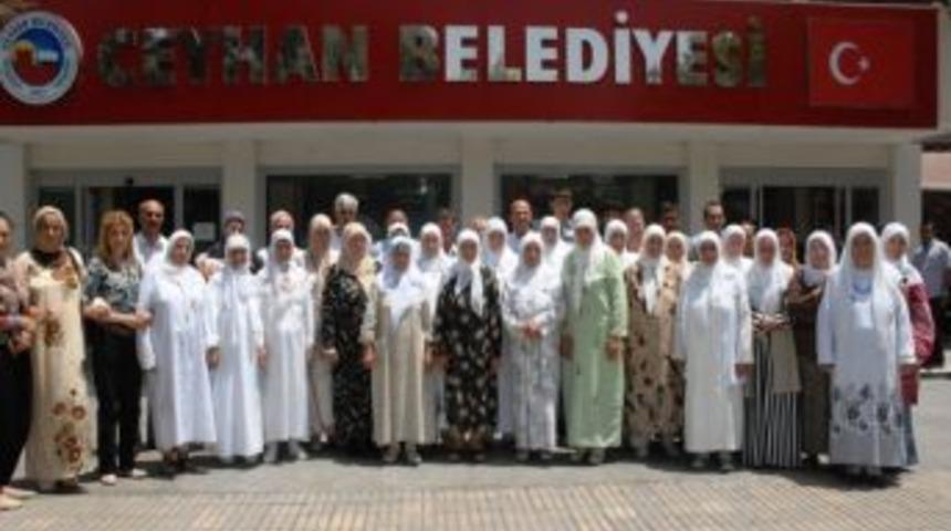 &Ccedil;e&ccedil;en Tarikat Mensubu Kadınlardan Başkan S&ouml;zl&uuml;ye Teşekk&uuml;r Ziyareti