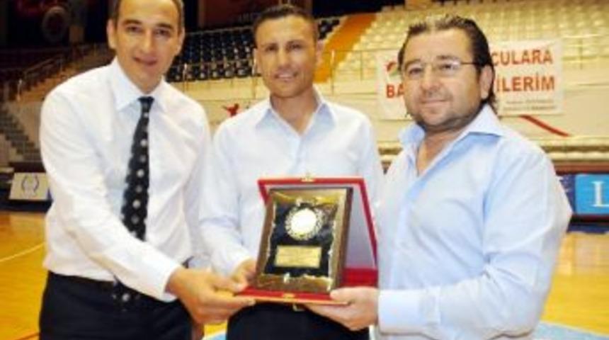 Kepez Belediyespor&rsquo;a Lux Yapı Sponsor Oldu