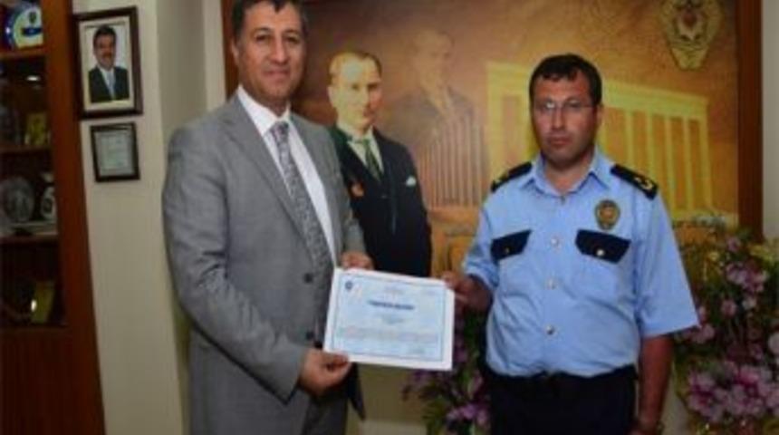 Canı Pahasına Kavgaya M&uuml;dahale Eden Emniyet M&uuml;d&uuml;r&uuml; Ayın Polisi Se&ccedil;ildi