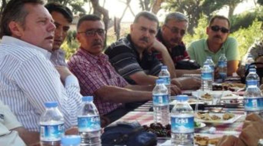 Ayvalık&rsquo;ta Belediye Başkanıyla Mahalle Muhtarları Buluştu