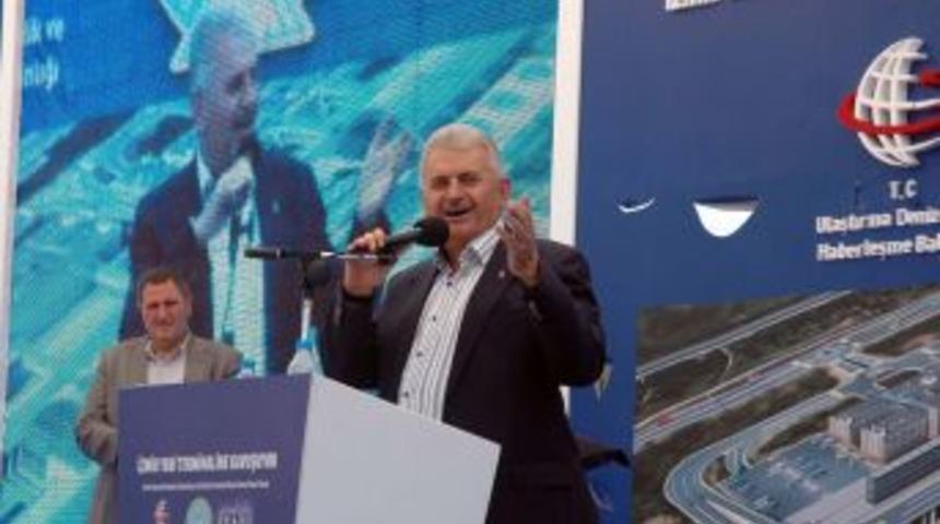 İzmir'de 250 Milyon Euroluk Yeni I&ccedil; Hatlar Terminalinin Temeli Atıldı