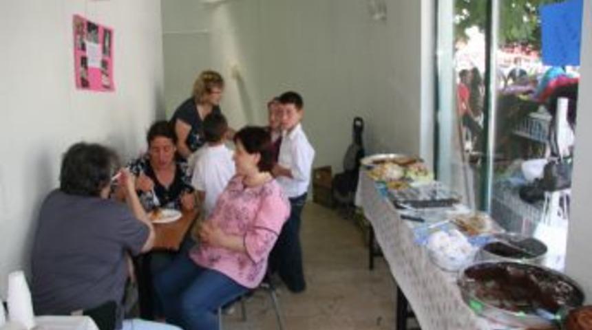 Sokak Hayvanları I&ccedil;in Kermes D&uuml;zenlendi