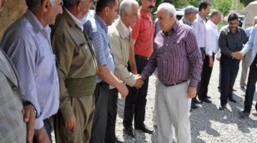 Vali &Ccedil;olak, Kurtalan'da Yapılan Projeleri Inceledi