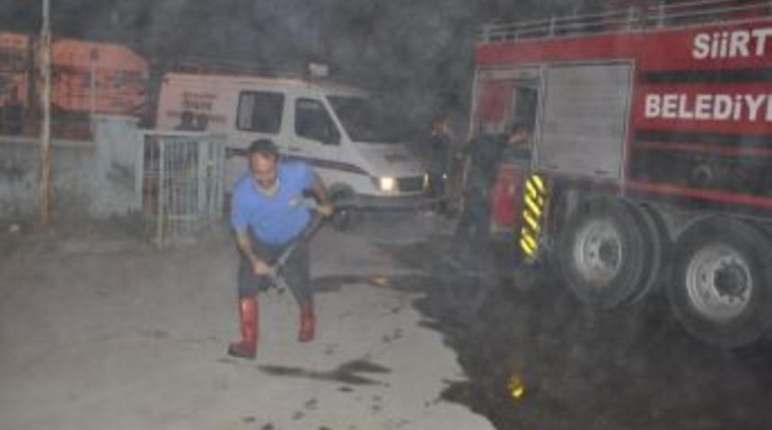 Park Halindeki Hastane Aracı Yandı