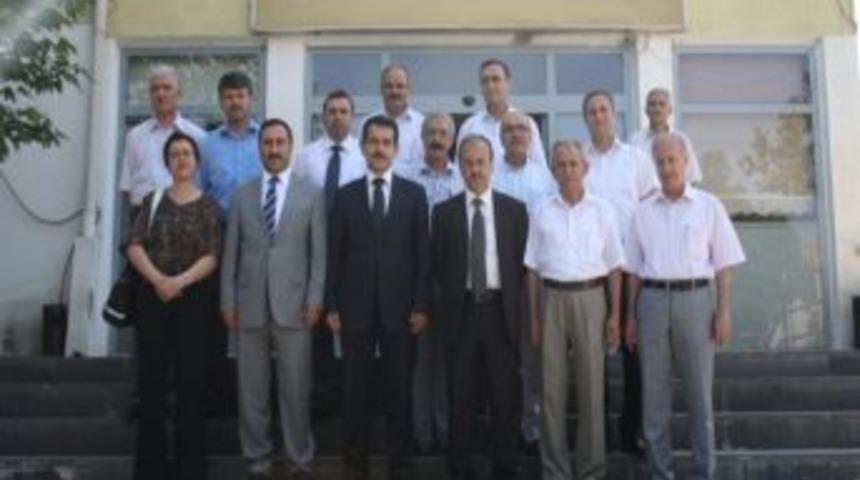 M&uuml;steşarlardan Diyarbakır Milli Eğitim M&uuml;d&uuml;rl&uuml;ğ&uuml;&rsquo;ne Ziyaret