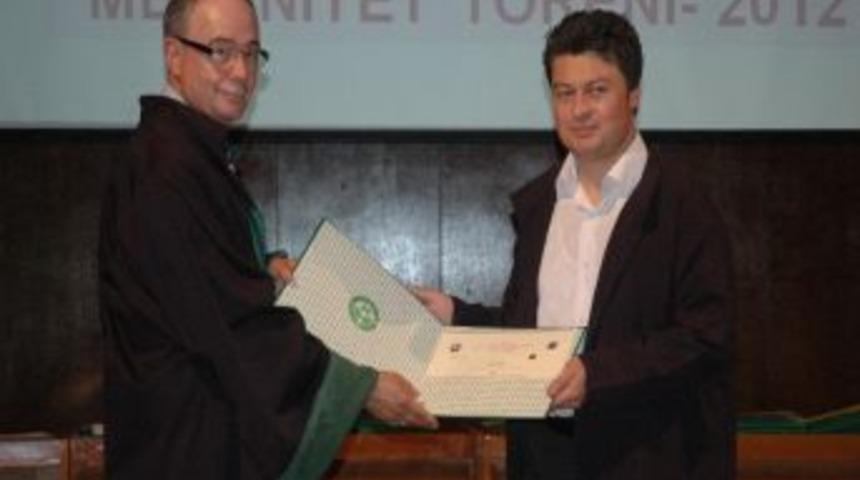 &Ccedil;&uuml;'de 'y&uuml;ksek Lisans Ve Doktora' Mezuniyet T&ouml;reni