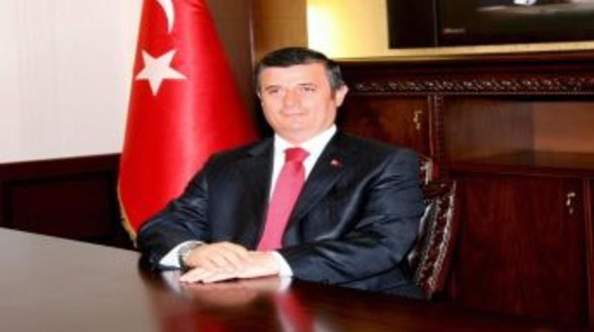 Vali G&ouml;revinden İstifa Etti