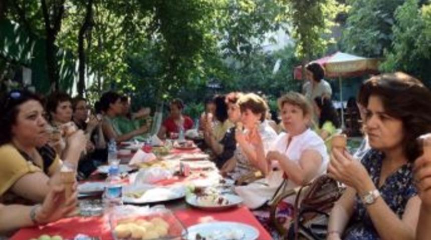 Chp &Ccedil;an Kadın Kollarından Birlik Mesajı