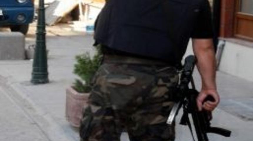 Eskişehir'de Psikolojik Rahatsızlığı Olduğu İddia Edilen Şahıs Polisi Harekete Ge&ccedil;irdi