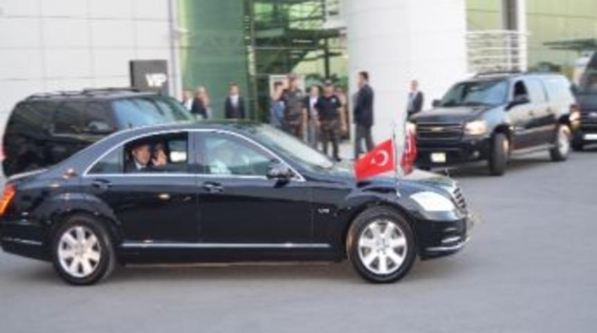 Cumhurbaşkanı G&uuml;l İzmir'de