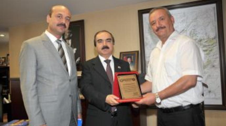 Memur-sen'den Vali Coş'a ziyaret