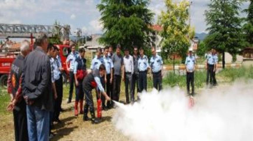 Polis Ve İtfaiyenin Yangın Tatbikatı Ger&ccedil;eğini Aratmadı
