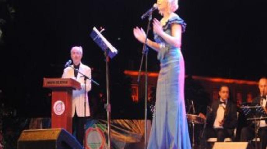 Altın Elma &Ouml;d&uuml;lleri Sahiplerini Buldu