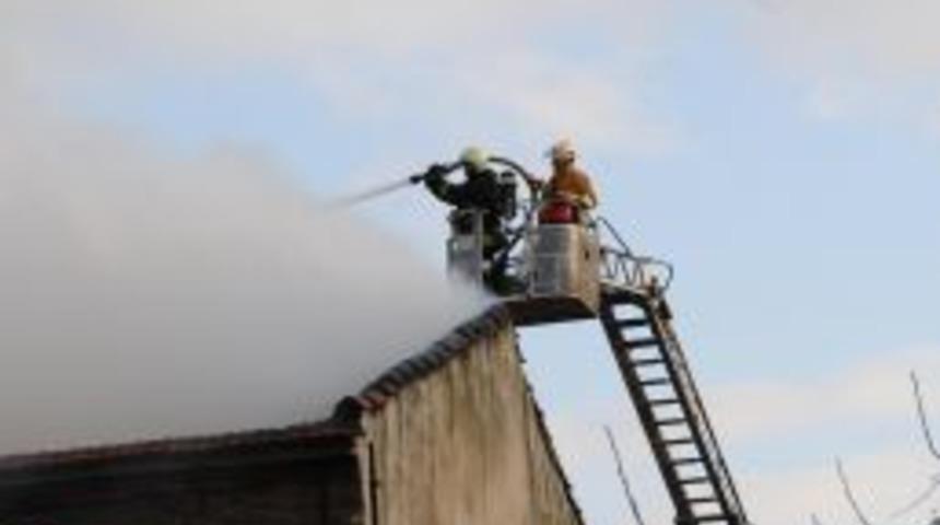 İzmir'e T&uuml;rkiye'nin En Uzun Merdivenli Itfaiye Aracı Alınacak