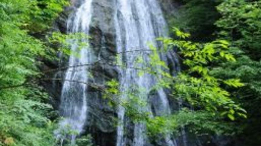 Samandere Şelalesi Tatilcilerin İlgi Odağı Oluyor