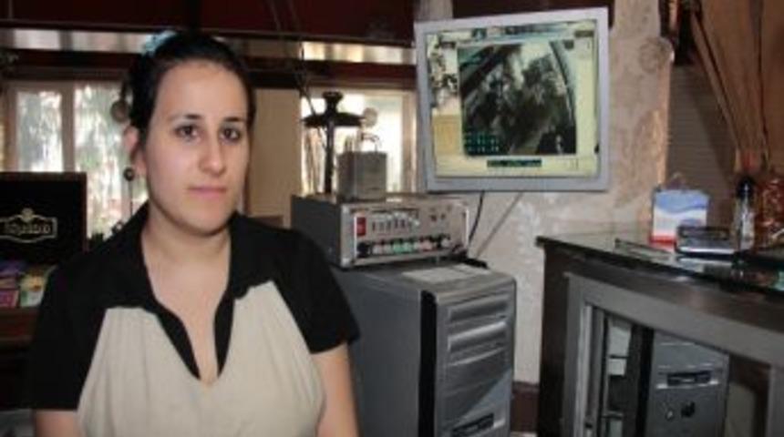 Diz&uuml;st&uuml; Bilgisayar &Ccedil;alarken Kameraya Yakalandı