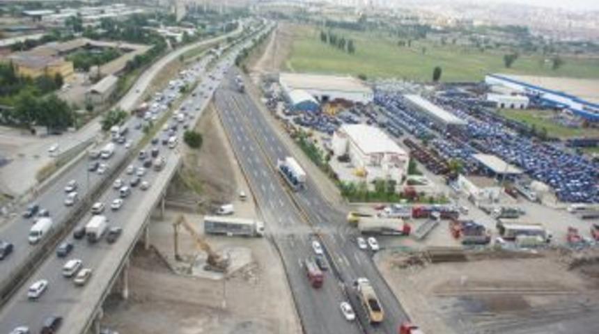 AO&Ccedil; Gazi Mahallesi &Uuml;st Ge&ccedil;idi Trafiğe A&ccedil;ıldı