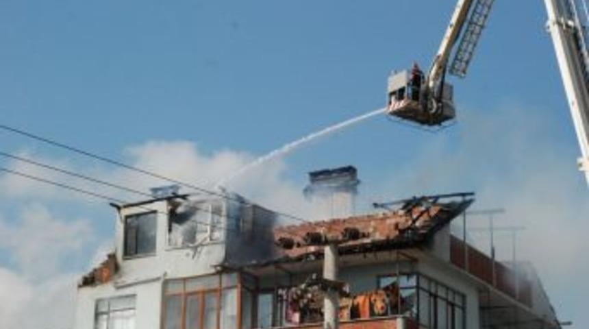 &Ccedil;atı Yangını Korkuttu