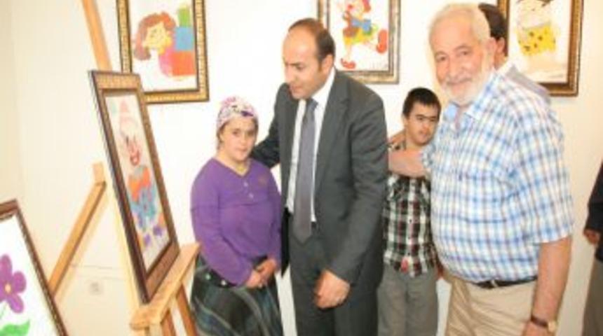 Engellilerin Eserleri Sergileniyor