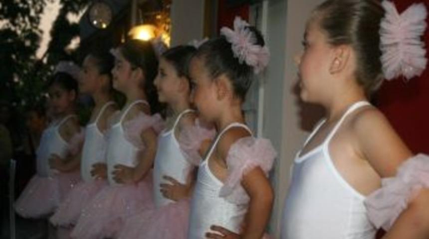 Minik Balerinler B&uuml;y&uuml;ledi