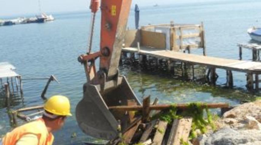 Zabıtadan Balık Ekmek Ve Ka&ccedil;ak Baz İstasyonu Operasyonu