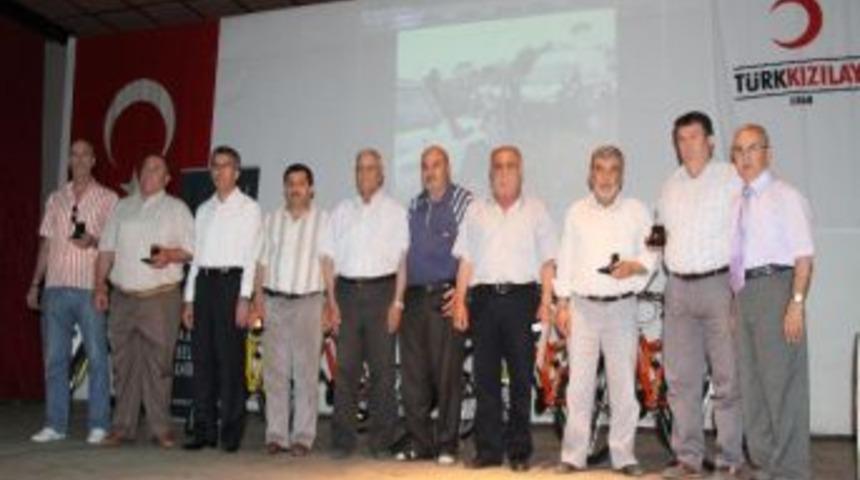 Akhisar&rsquo;da, D&uuml;nya Kan Bağış&ccedil;ıları G&uuml;n&uuml; Kutlamaları