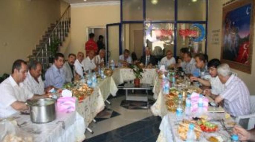 Anadolu Sevdalıları Derneği Y&ouml;netimi Basın Mensupları İle Bir Araya Geldi