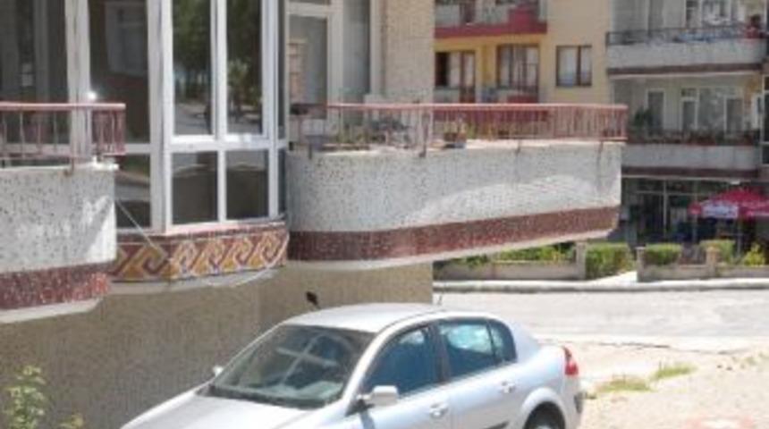 Balkondan Gelen Tehlike