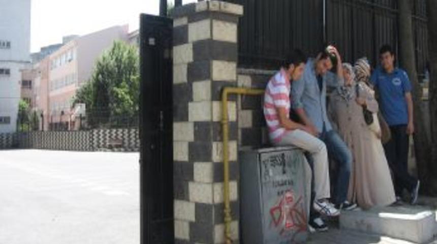 &Uuml;niversite Yolunda Ilk Sınav Sona Erdi