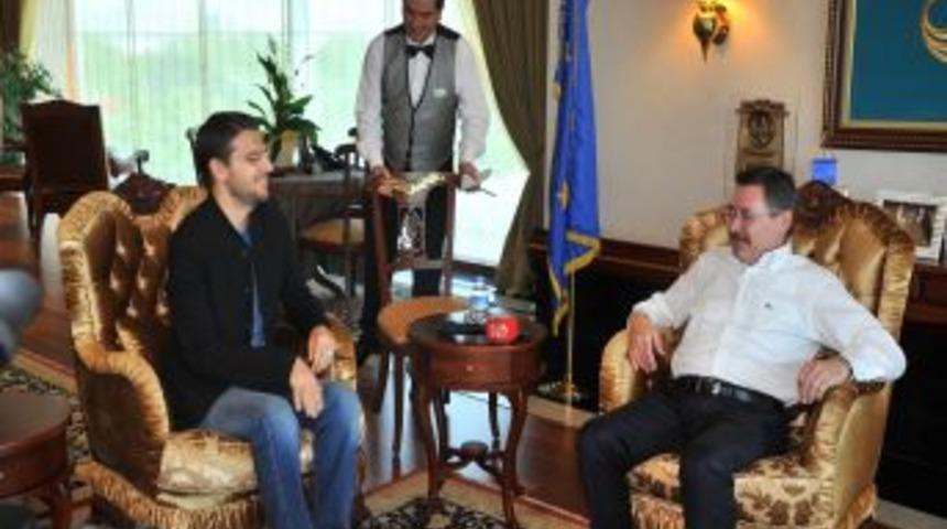 D&uuml;nyaca &Uuml;nl&uuml; M&uuml;sl&uuml;man Şarkıcı Sami Yusuf, Kandili Ankaralılarla Kutlayacak