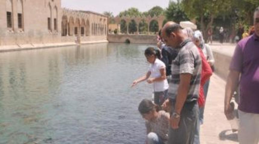 Şanlıurfalılar Hafta Sonunu Balıklıg&ouml;l'de Ge&ccedil;iriyor