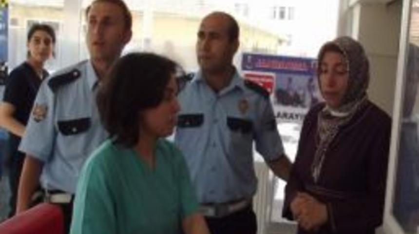 Doktoru Bu Kez Meslektaşları D&ouml;vd&uuml;